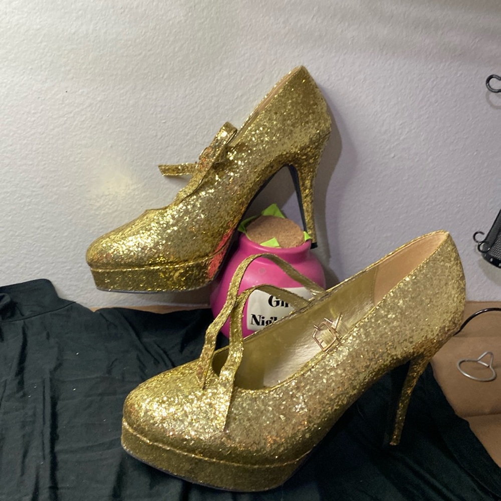 Ladies shoes size 9